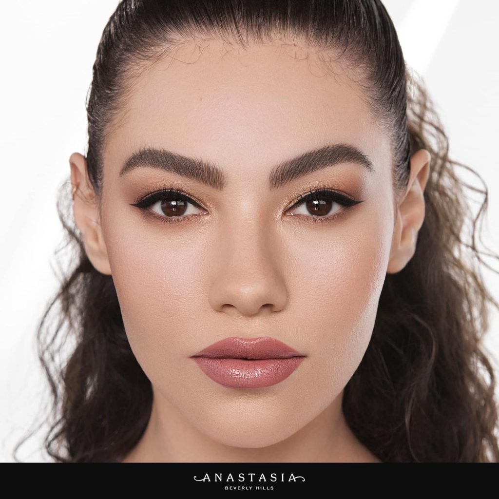 Dipbrow Pomade by Anastasia: A Long-Lasting and Highly-Rated Brow Product 7