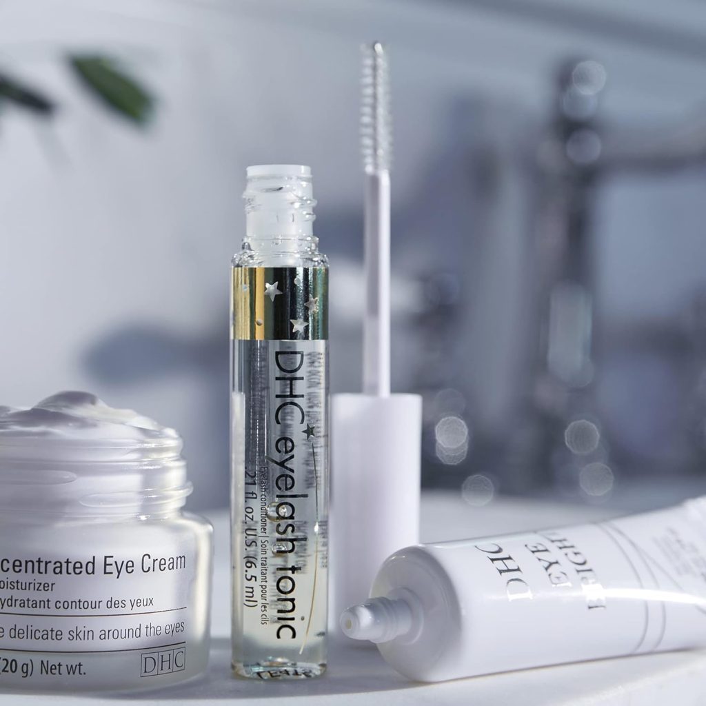 Conditioning Eyelash Gel - Strengthen and Condition Your Lashes with DHC Eyelash Tonic 1