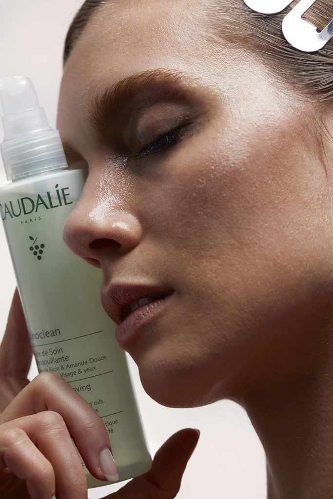 Makeup Removing Cleansing Oil - CAUDALIE Vinoclean: Highly Rated and Effective 1